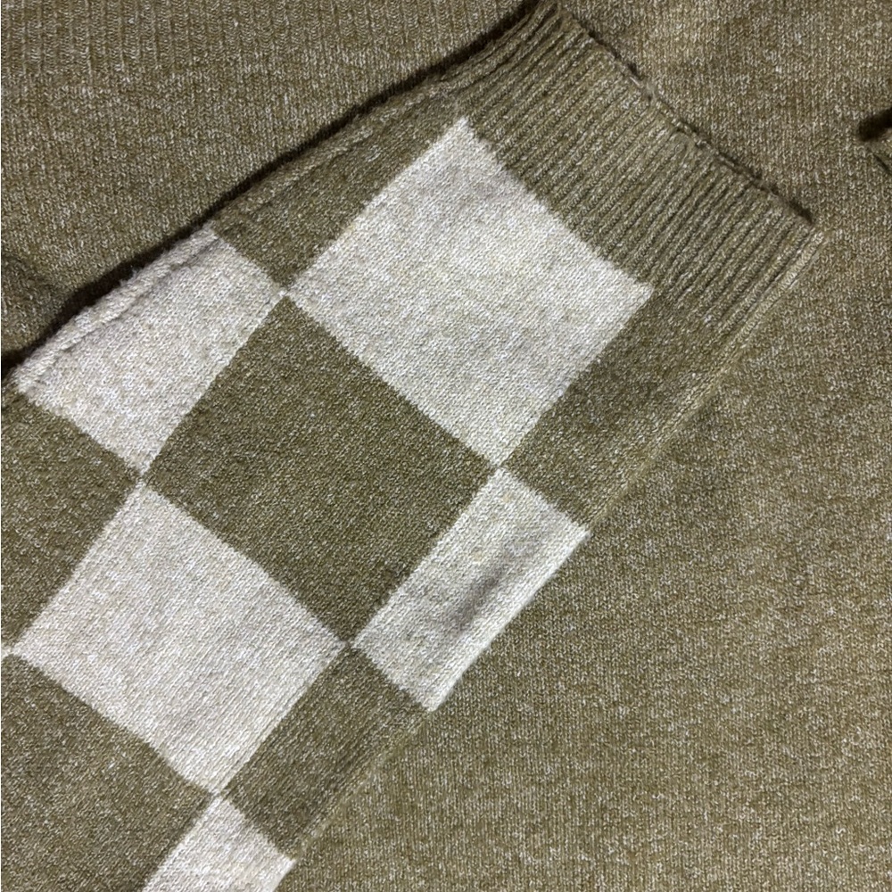 Blu Pepper Tan and Cream Block Sleeve Sweater - Picture 2 of 4